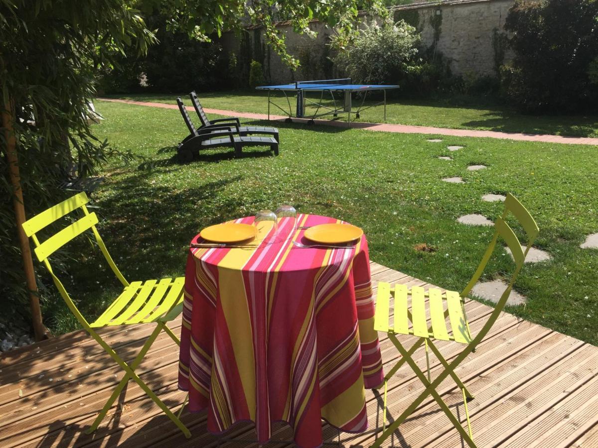Les Gites Du Clos Saint-Martin Maule ภายนอก รูปภาพ